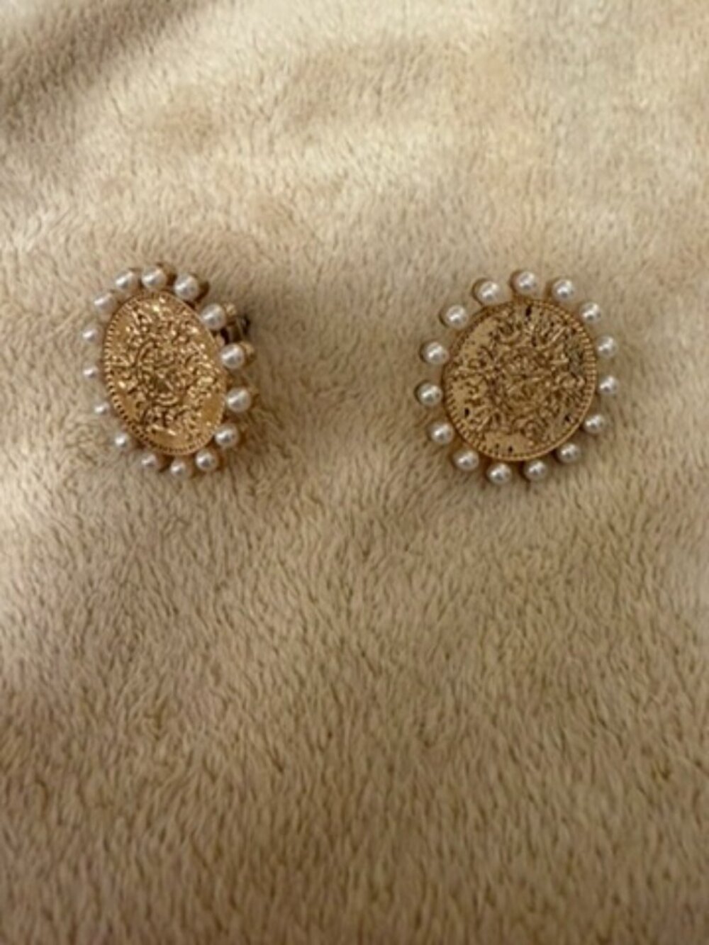 Gold and pearl earrings, never worn